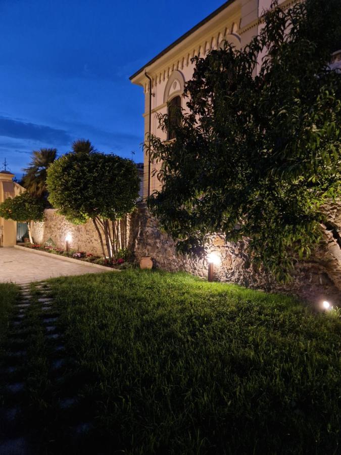 Serra Di Mare Casa Con Giardino Livorno Exterior photo
