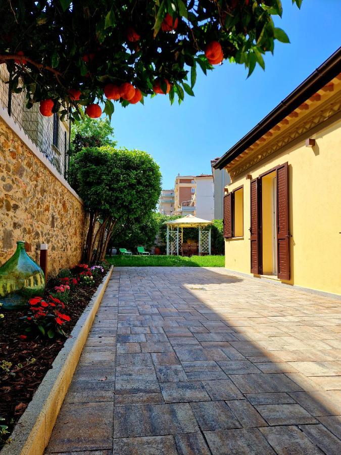 Serra Di Mare Casa Con Giardino Livorno Exterior photo