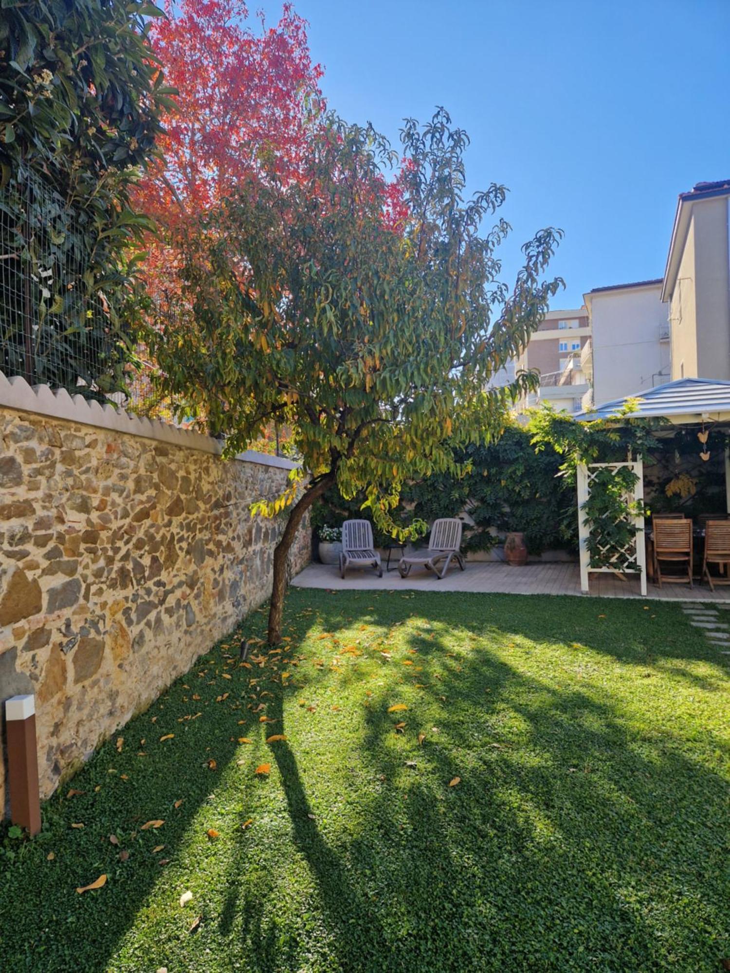 Serra Di Mare Casa Con Giardino Livorno Exterior photo